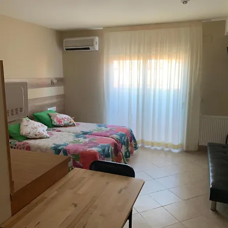 Aparthotel Raquel's - Habitacions I Turistics -