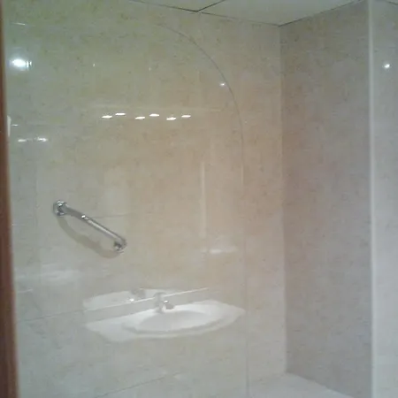 Raquel's - Habitacions I Turistics - 2*