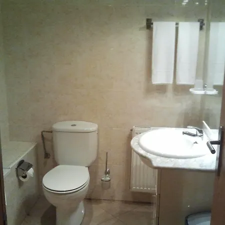 Aparthotel Raquel's - Habitacions I Turistics -