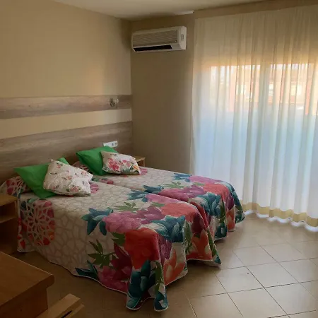 Raquel's - Habitacions I Turistics - 2* Sant Pere Pescador